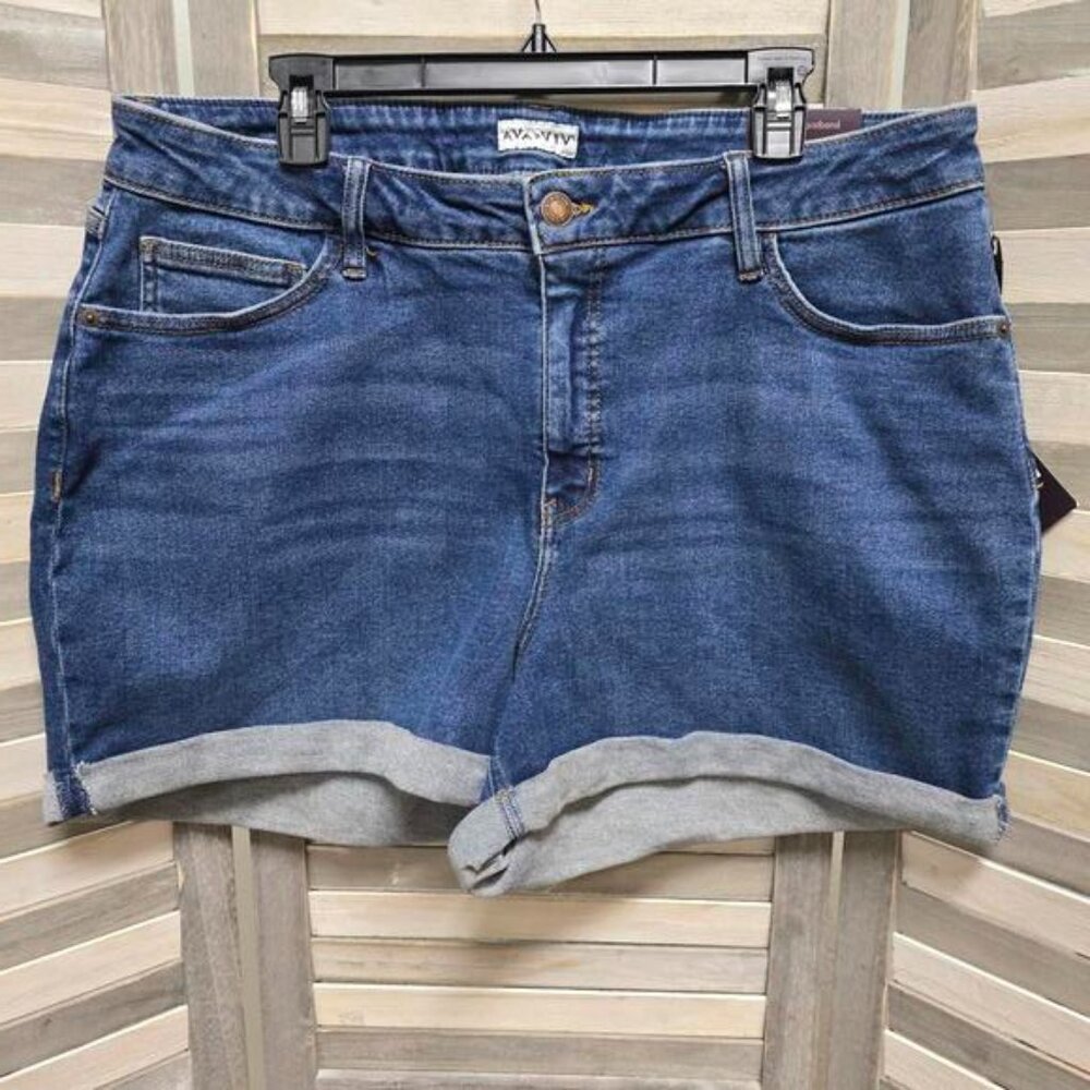 High Rise Midi Shorts Stretch | Ava & Viv | 22W